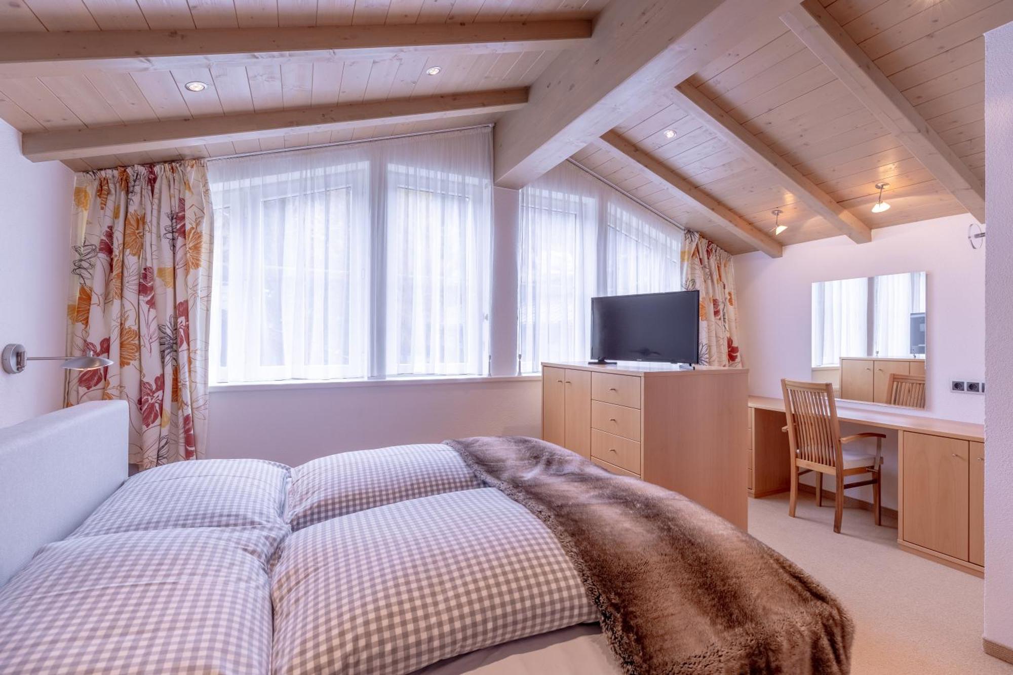 Quality Hosts Arlberg - Hotel Bergheim Sankt Anton am Arlberg Exteriör bild
